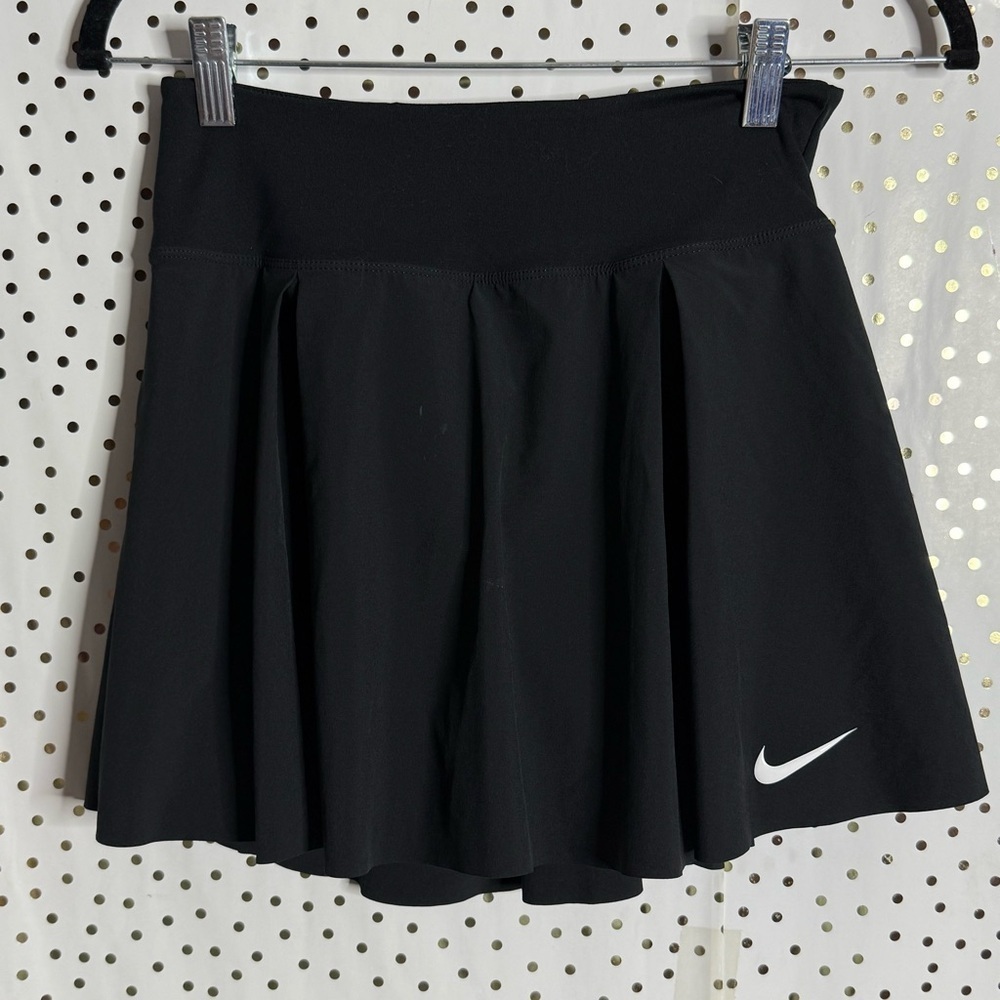 Nike Black Pleated Skirt with White Logo - Picture 2 of 7